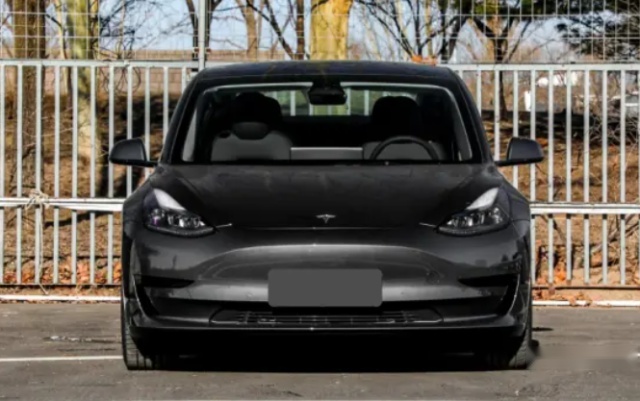 宝马i3与Model 3，同为30万以上新能源轿车，性价比谁更高？