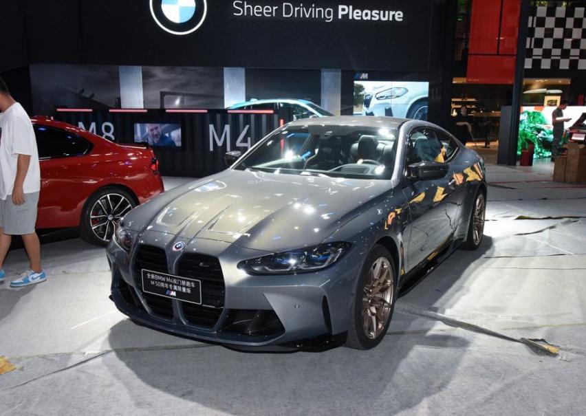 宝马M品牌50周年纪念款车型，M4新车105.8万，限量150台