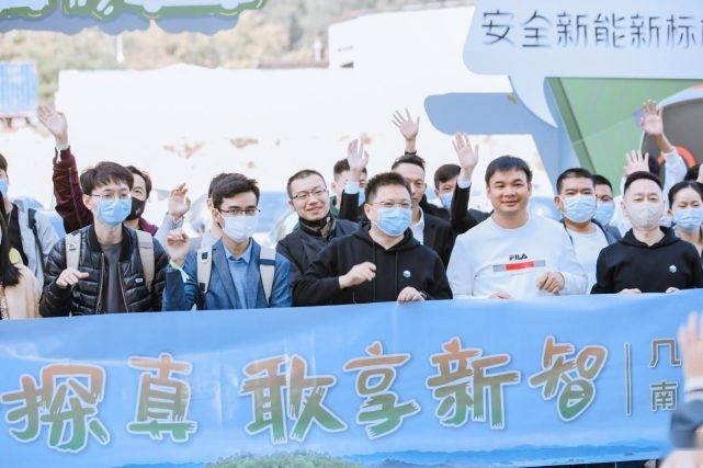 破百仅6.9秒，华为HarmonyOS加持！几何G6/M6南区区域上市