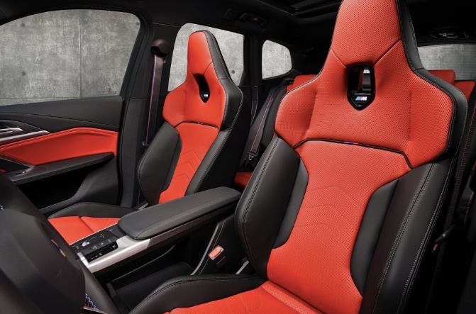最强2.0T 配置升级 运动套加身 新款宝马X1 xDrive M35
