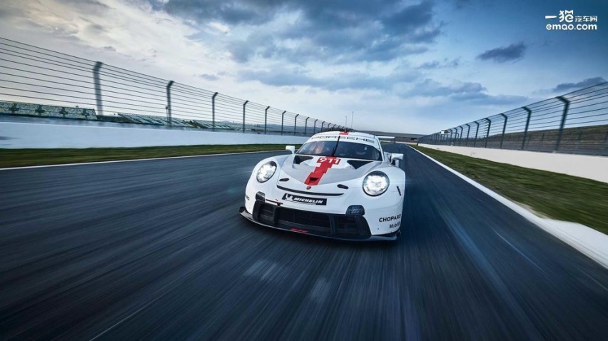 新款保时捷911 RSR 赛前亮相古德伍德速度节