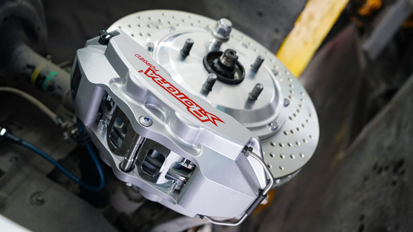 雷克萨斯ES300h(XZ10)改装升级Rotora刹车