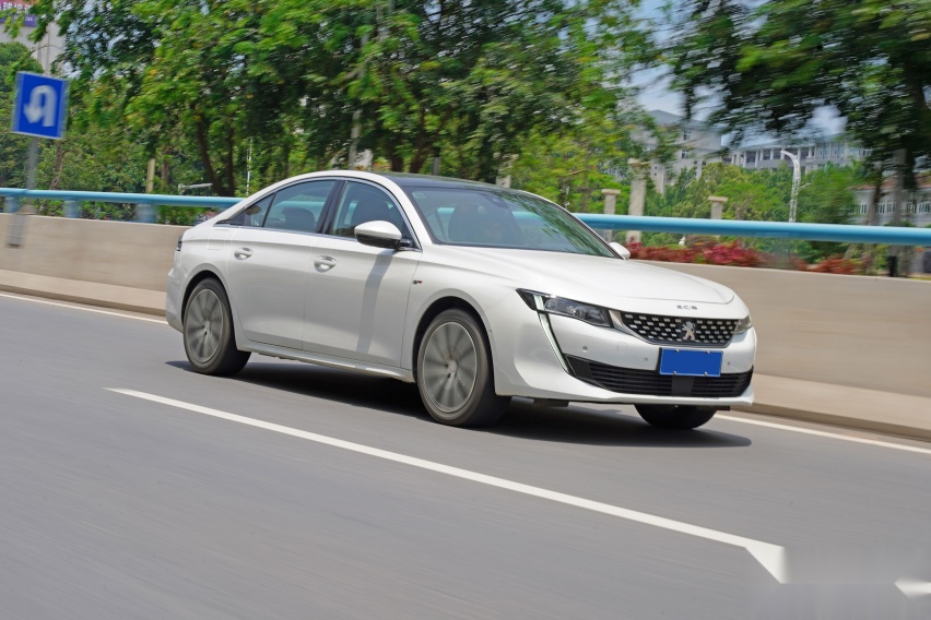 试驾标致508L：又帅又能打，这是一台我想要，它全都有的车