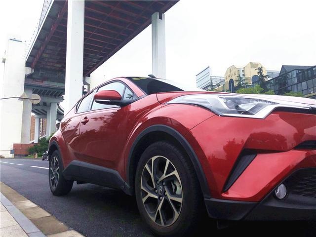 C-HR：遇到前只听说后排，花几天时间充分了解后…