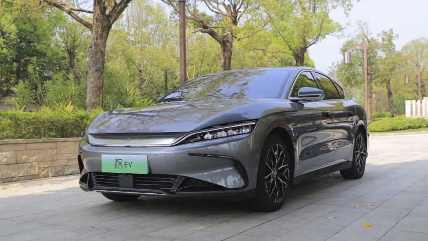 5万级纯电轿车推荐：零跑C01、小鹏P7、比亚迪汉EV