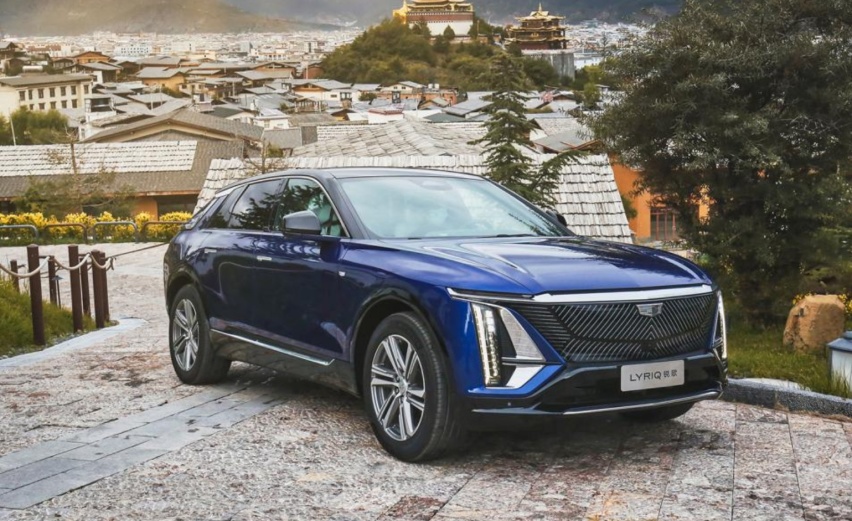 又一款豪车“绷不住”了！连降7.8万的中大型SUV，立省好几万