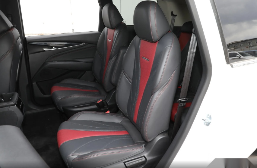 上汽“拳头级”MPV！长超4.8米，全系7座！仅8万级，全系增压