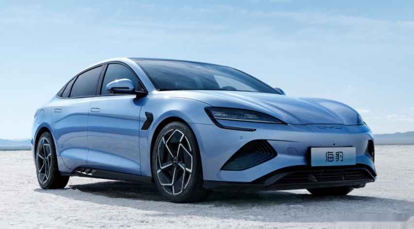20万级国产纯电车好卷，深蓝SL03、比亚迪海豹都比Model 3更值
