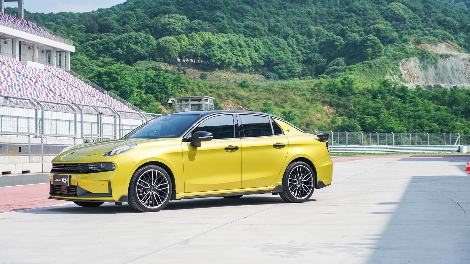 赛道试驾领克03+！从此高尔夫GTI只能靠边站…