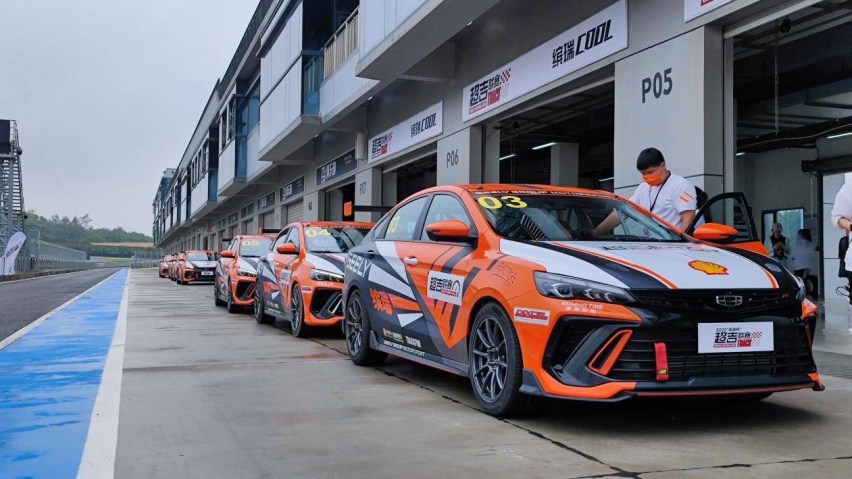 试驾官丨赛道试驾缤瑞COOL，10万元真可以圆赛道梦？