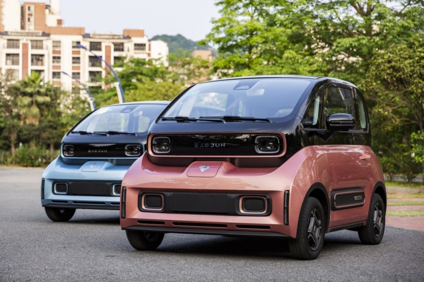 新宝骏E300怎么样？宝马X5车主一口气入手两台，越看越顺眼