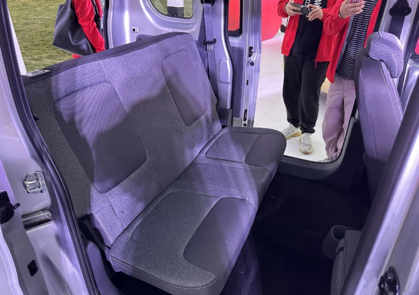 中国版“K-Car”！五菱之光EV实车现身，长超3米6+侧滑门