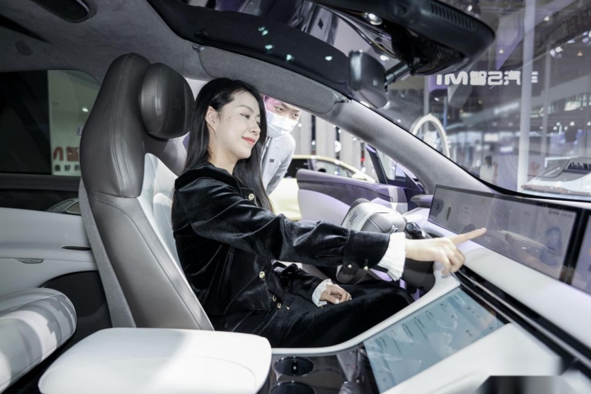 中大型纯电suv，动力强+零重力座椅，卖45万值不值？