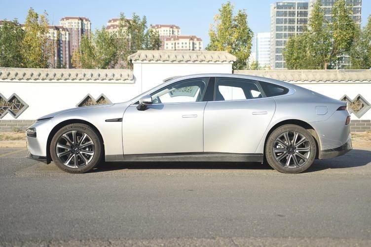 动力续航上能与特斯拉Model 3比肩的车型——小鹏P7