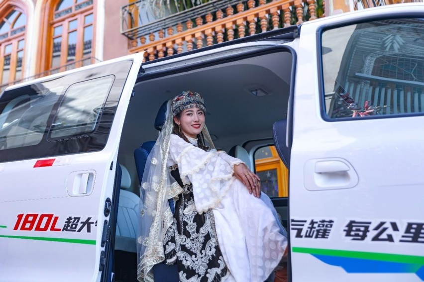 高端感、高性价比都拿捏住了!2023款菱智PLUS CNG售价11.2