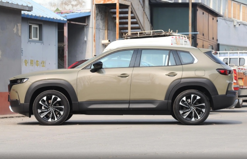 开了半年本田CR-V，第一次开马自达CX-50行也，发现这2款车的不同