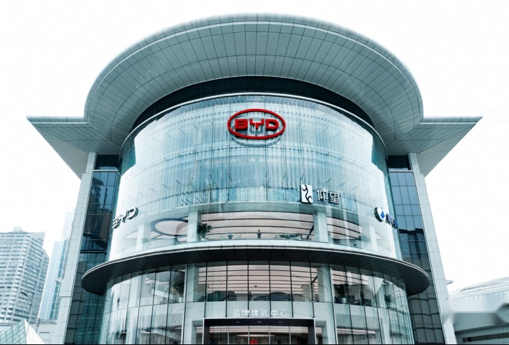 打造新能源汽车文化地标!比亚迪首家品牌体验中心入驻武汉