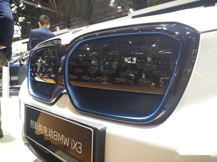 实拍纯电动BMW iX3外观内饰，售46.99-50.99万