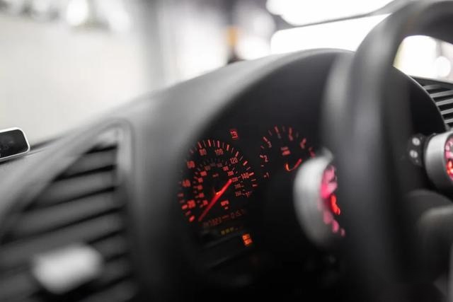 当年父亲百万买下的宝马E36 M3，儿子继承后却“一脸嫌弃”