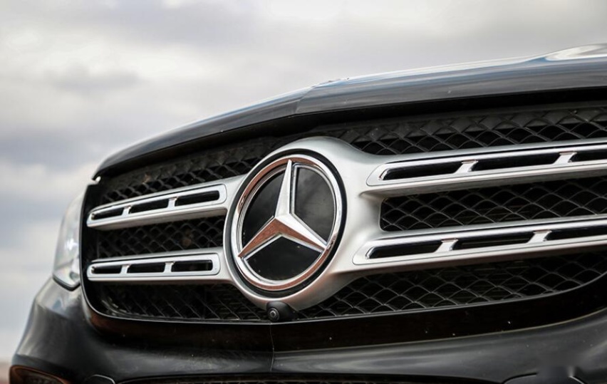 因安全隐患，奔驰将召回7.6万余台车辆，涉及EQE、GLC、E级等