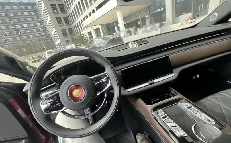 真国货之光！红旗L级新车曝光，气场强过奔驰S级