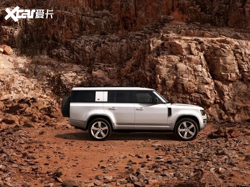 路虎卫士新车型曝光 车身5358mm比宝马X5还大