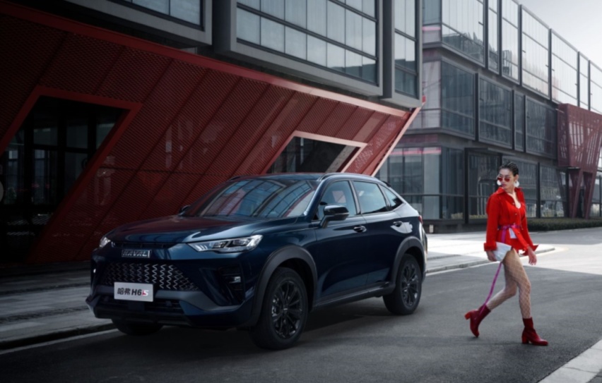 1.5T混动动力比肩3.0T,油耗仅4.7L!哈弗H6S该怎么选?