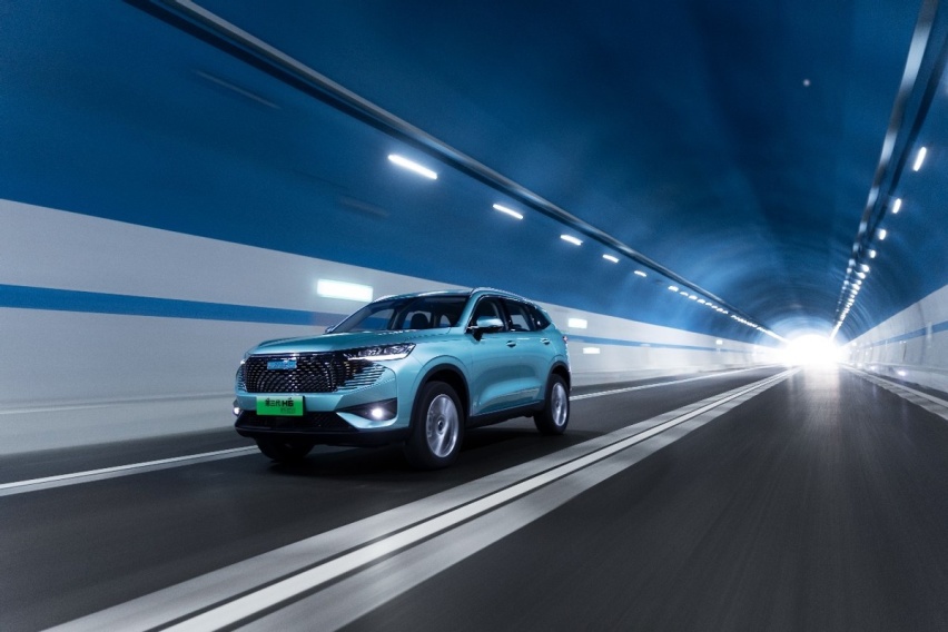试驾哈弗H6 DHT-PHEV，15万级的国民神车“触电”体验