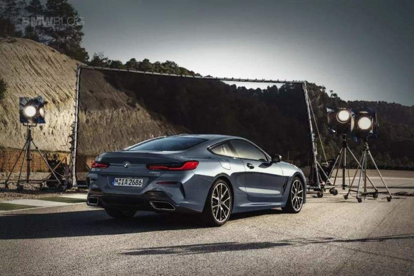 全新BMW 8系家族预售价公布，97万起享受GT旗舰轿跑