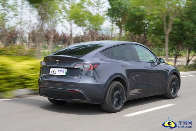 试驾特斯拉Model Y 高颜值驾控智能SUV
