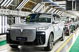 岚图泰山X8 EV正式下线，将于本月开启交付