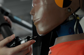 孩子在后排才懂的安全感！同样的追尾你希望坐在哪边？