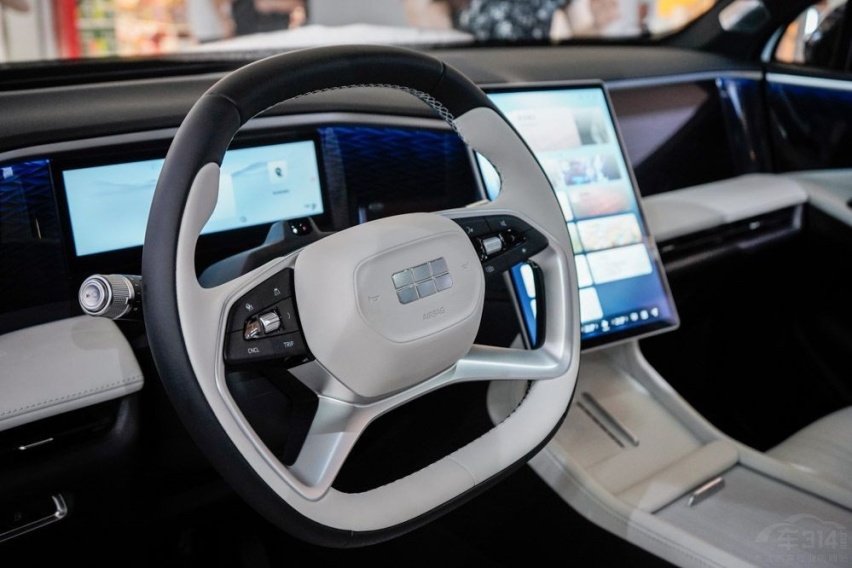 吉利银河L7对比一汽丰田RAV4荣放双擎E+ 差距这么大？