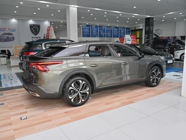 先走心再走量！凡尔赛C5X总算到店，全系爱信8AT，预售仅14.37万