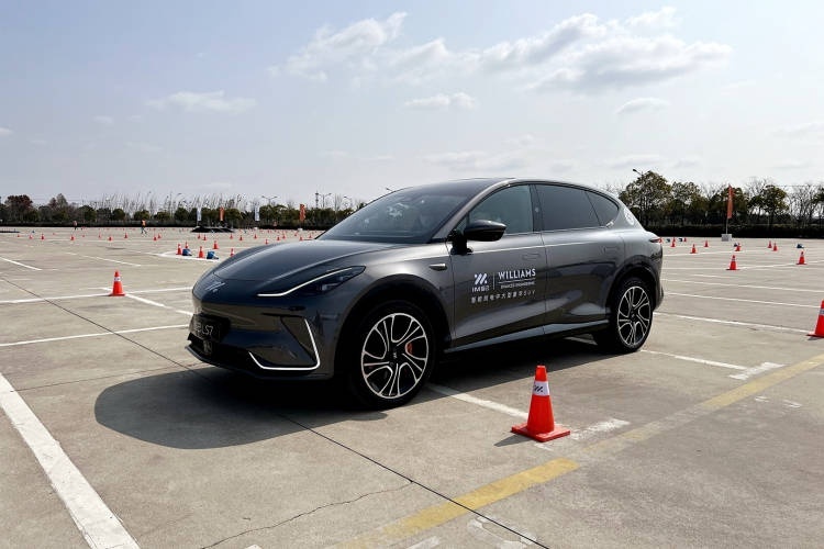 被“前所未有的SUV”所征服 私享体验智己LS7