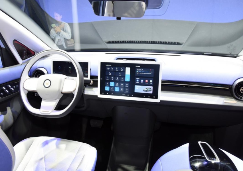 2023款极狐考拉，宝妈专用车？这几样技术专为宝宝开发