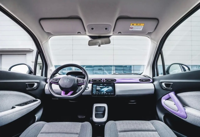 2022款零跑T03上市 5款车型2种动力 6.89- 8.49万元