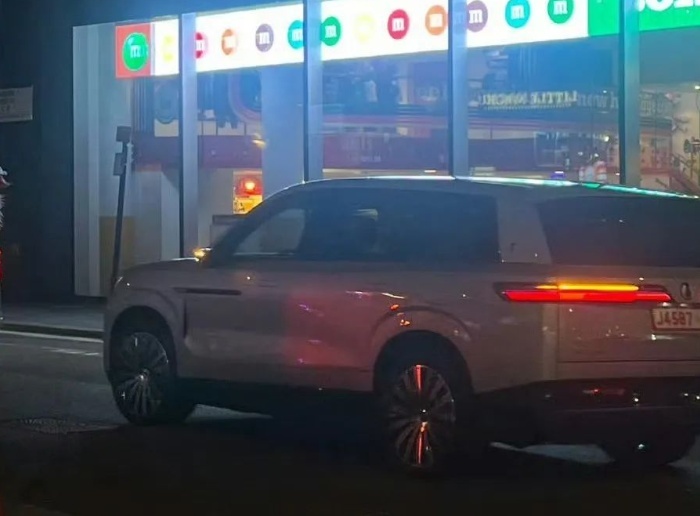 揽胜平替？搭载易三方，腾势N9海外无伪谍照曝光