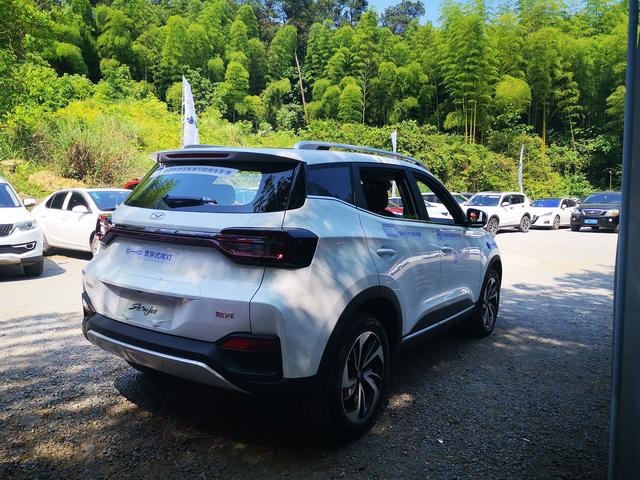 1.5L+CVT！顶配才8万块，这款SUV出手就想要热度？