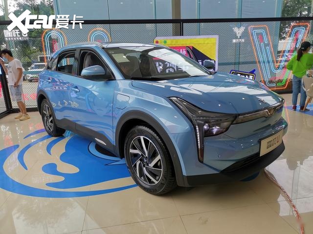 哪吒汽车在成都大规模交付，还可以免费开15天？
