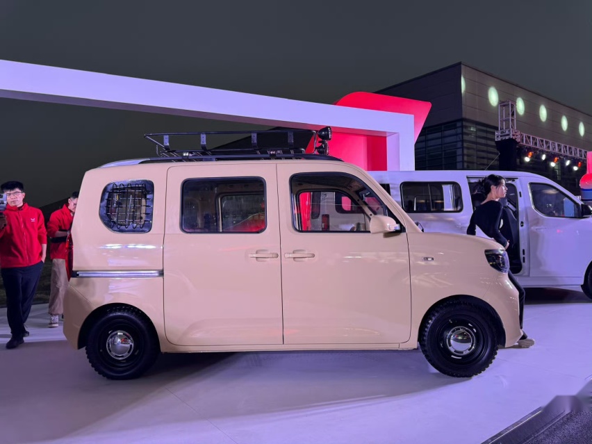 中国版“K-Car”！五菱之光EV实车现身，长超3米6+侧滑门