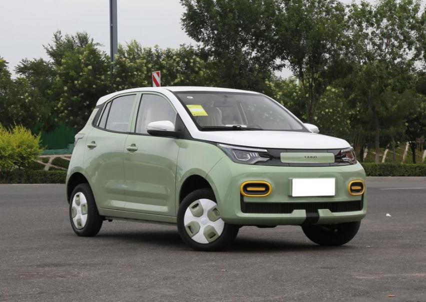 比五菱宏光MINI EV要贵，但多了两个座，雷丁芒果Pro纯电小车