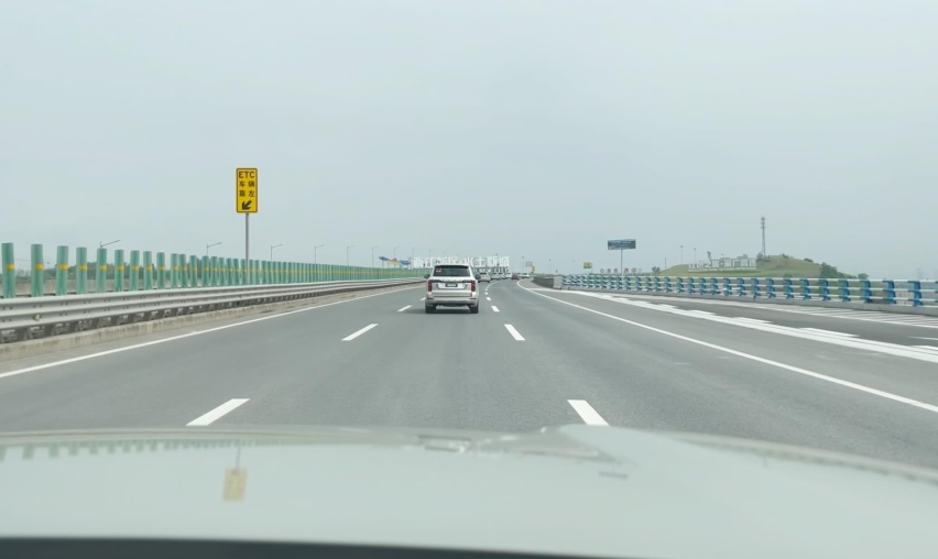 抛开越野属性，坦克500在公路上开起来到底如何？