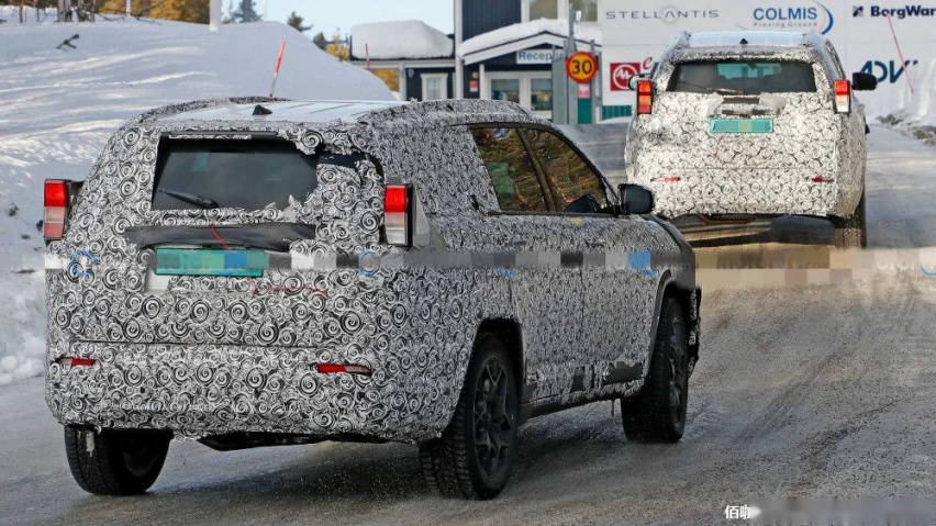 jeep-compass-three-row-suv-rear-spy-photo (1).jpg