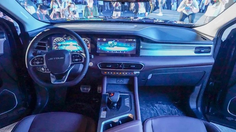 捷途X90 PLUS上市：单拿几个配置出来就够合资SUV尴尬一辈子