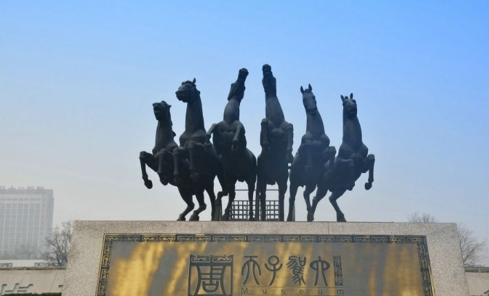 假如能穿越 岚图梦想家与历史帝王座驾大PK