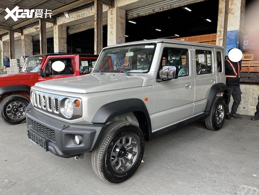 铃木 jimny 五门版现身中国!多种车色一次看 (图1)