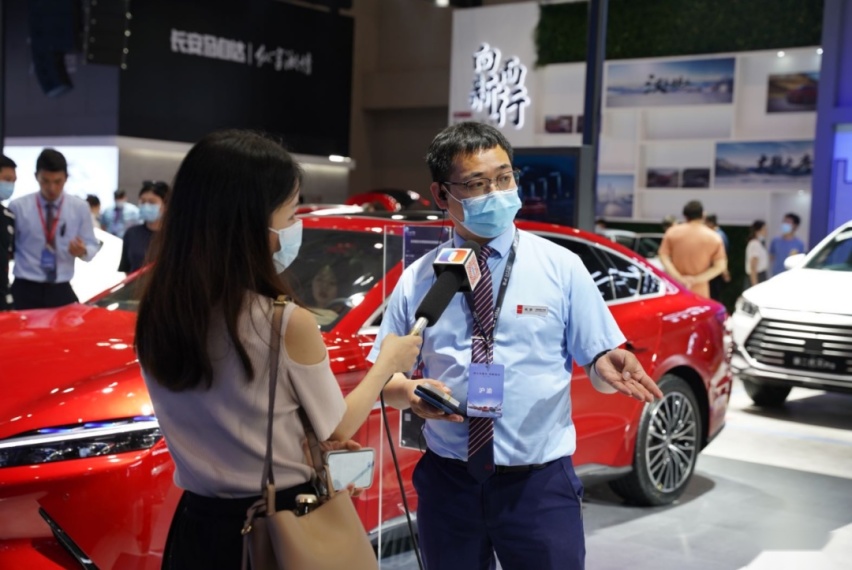 重庆车展丨比亚迪DM-i家族双车上市，DMi车主迎来交付
