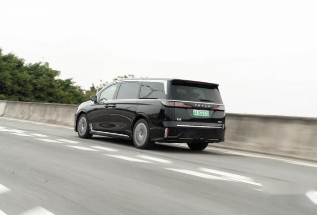 属于驾驶者的MPV 岚图梦想家0碳版深度体验