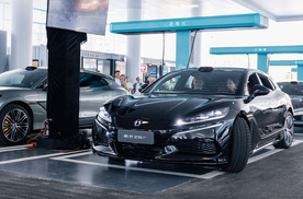 全球首台闪充车型全新腾势Z9GT正式交付，定义新能源豪华价值标杆